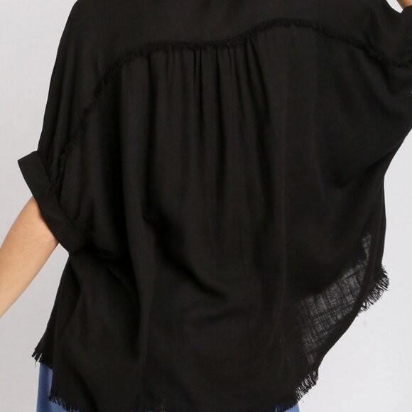 UMGEE Linen Boxy Cut Button Down - Picture 2 of 3